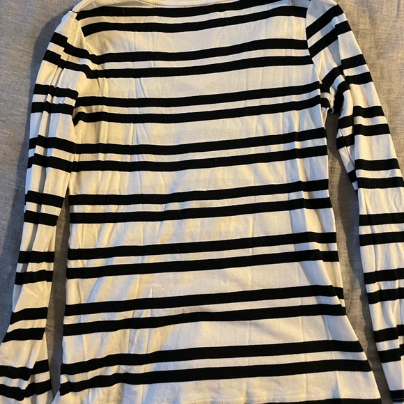 Black and white striped v neck tee - Picture 5 of 8